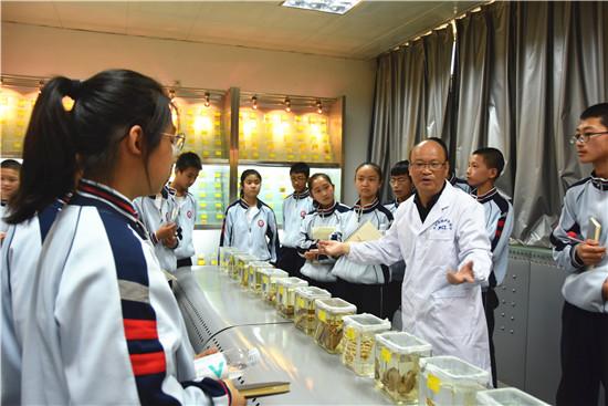 中国农科院兰州兽医所 科普开放日探秘兽医微生物的世界