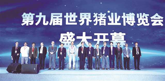 《重庆日报》报道李曼大会：全球性行业盛会落户山城