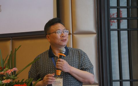曹建平在2017年全国包虫病防控技术研讨会上作报告