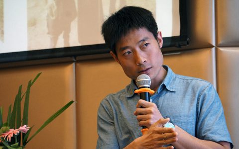 郝力力副教授在2017年全国包虫病防控技术研讨会上作报告
